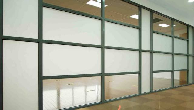 什么是玻璃隔斷，玻璃隔斷安裝