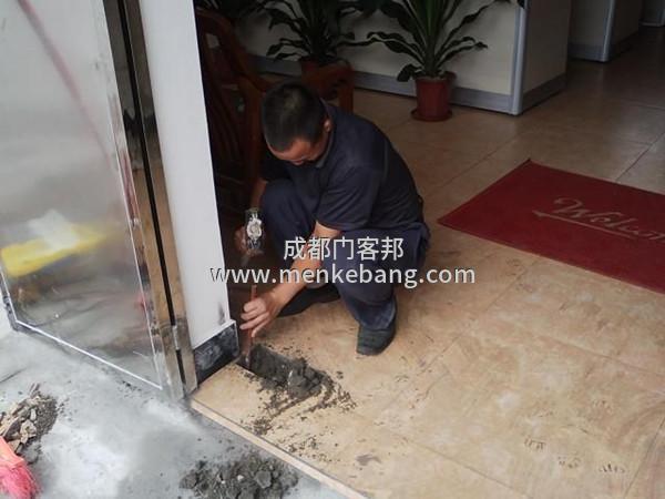 玻璃門(mén)地彈簧不緩沖了,玻璃門(mén)地彈簧不緩沖了怎么調(diào)