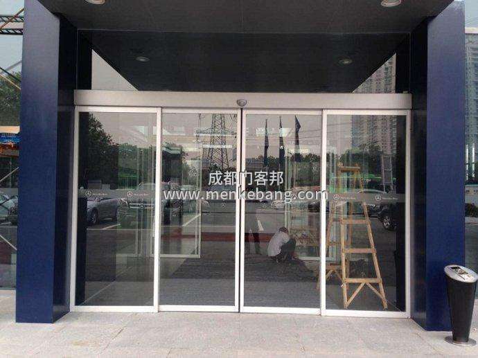 玻璃自動門突然關不了,成都上門維修自動門