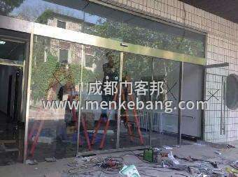 玻璃自動門突然關不了,成都上門維修自動門
