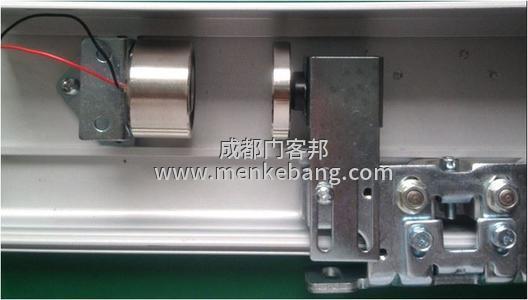 自動門磁力鎖,自動門專用磁力鎖,感應(yīng)門鎖磁力鎖,自動感應(yīng)門電鎖,圓形磁力鎖安裝圖片